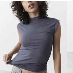 Zara topp - Säljer denna söta toppen från Gina! Mycket bra skick