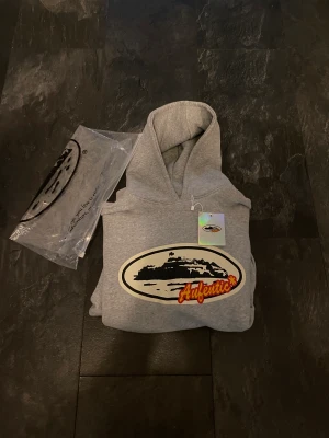 Corteiz - Corteiz Aufentic hoodie  Strl: s Cond: 9/10 