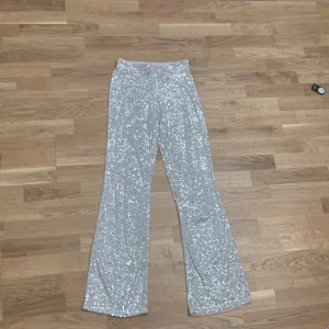 Trousers  - Sequins silver pants 