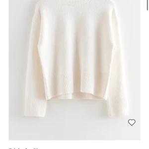 Vit stickad tröja  - Jätte fin stickad tröja från other stories!