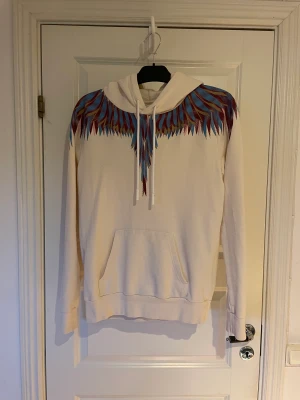 Marcelo Burlon Hoodie - Storlek: XS men är som en S