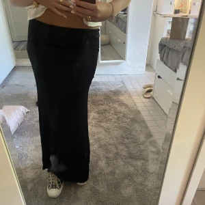 Satinkjol - Snygg satinkjol i stl 34