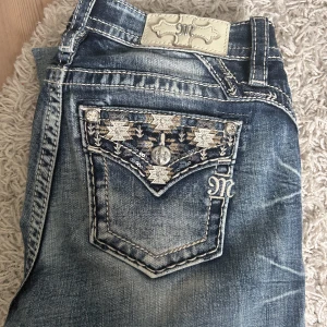 Miss me jeans  - Nya miss me jeans i stl 27, säljer dom för dom va för stora för mig. Använda 3ggr max 