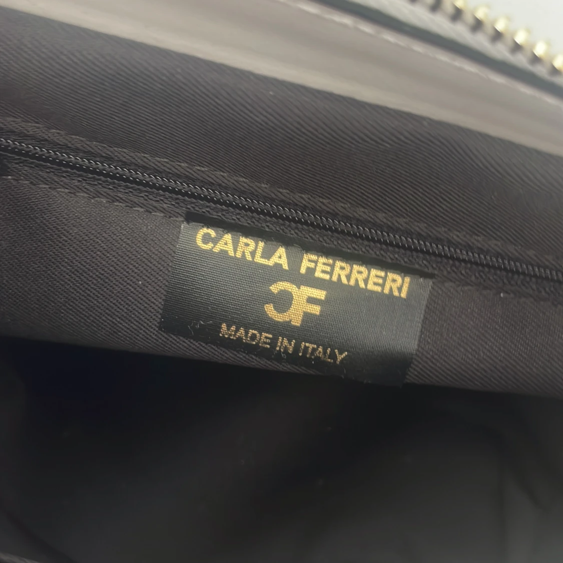 Carla Ferreri väska  - 90