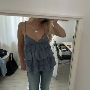 Volangtopp - Så sjukt fin volangtopp från Zara 💙