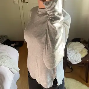 en basic super snygg grå tröja