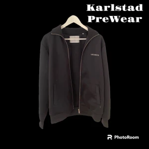 Les Deux TrackSuit Hoodie - Les Deux TrackSuit Hoodie Köpt på Pondus. Nästan helt oanvända😃 Skick 9/10