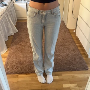 Gina Jeans - Jeans från Gina, fina men kommer inte till användning. Jag är 176 och passar i längd. Pris kan diskuteras. 