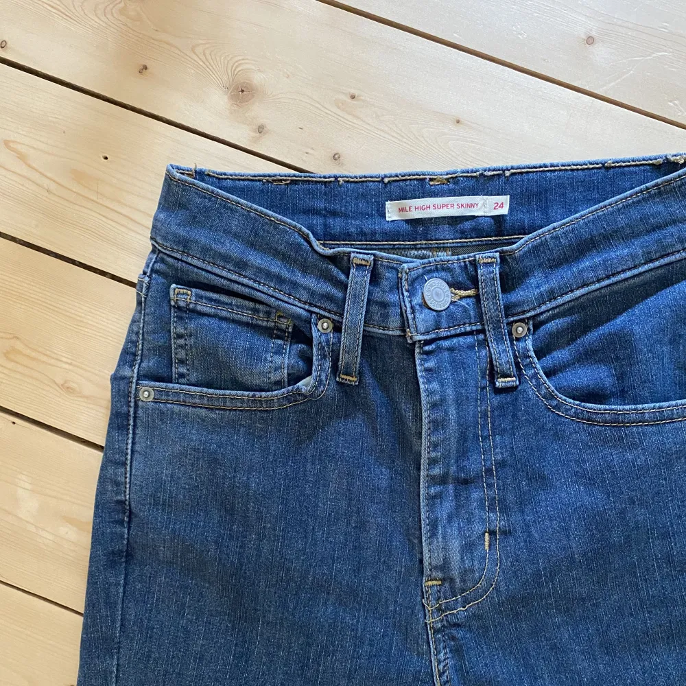 Nyskick  Jeans från Levis i modellen Mile high super skinny   Stl 24. Jeans & Byxor.