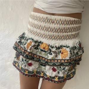 Jätte söt kjol från zara!! Lånad bild❤️