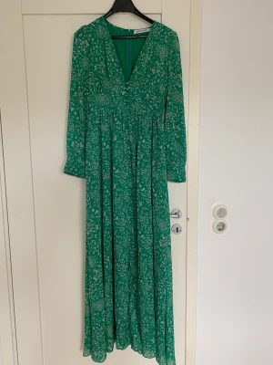 Adoore Napoli dress - Jättefin Napoli klänning från Adoore i stl 38. Endast använd ett par ggr. 