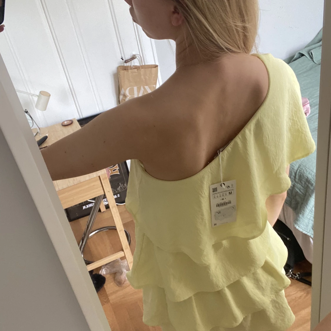 Gul klänning zara  - 91