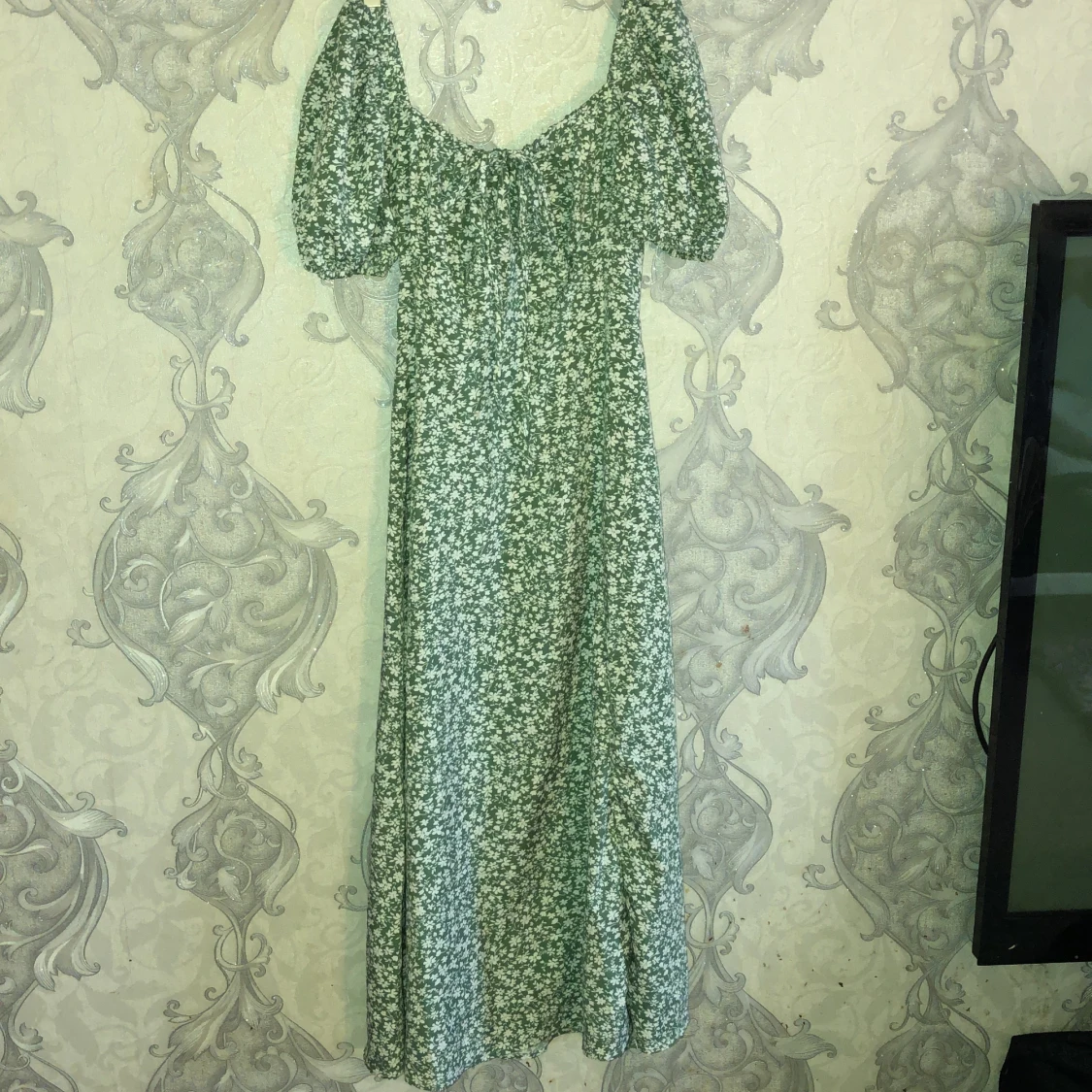 Grön blommig sommarklänning 