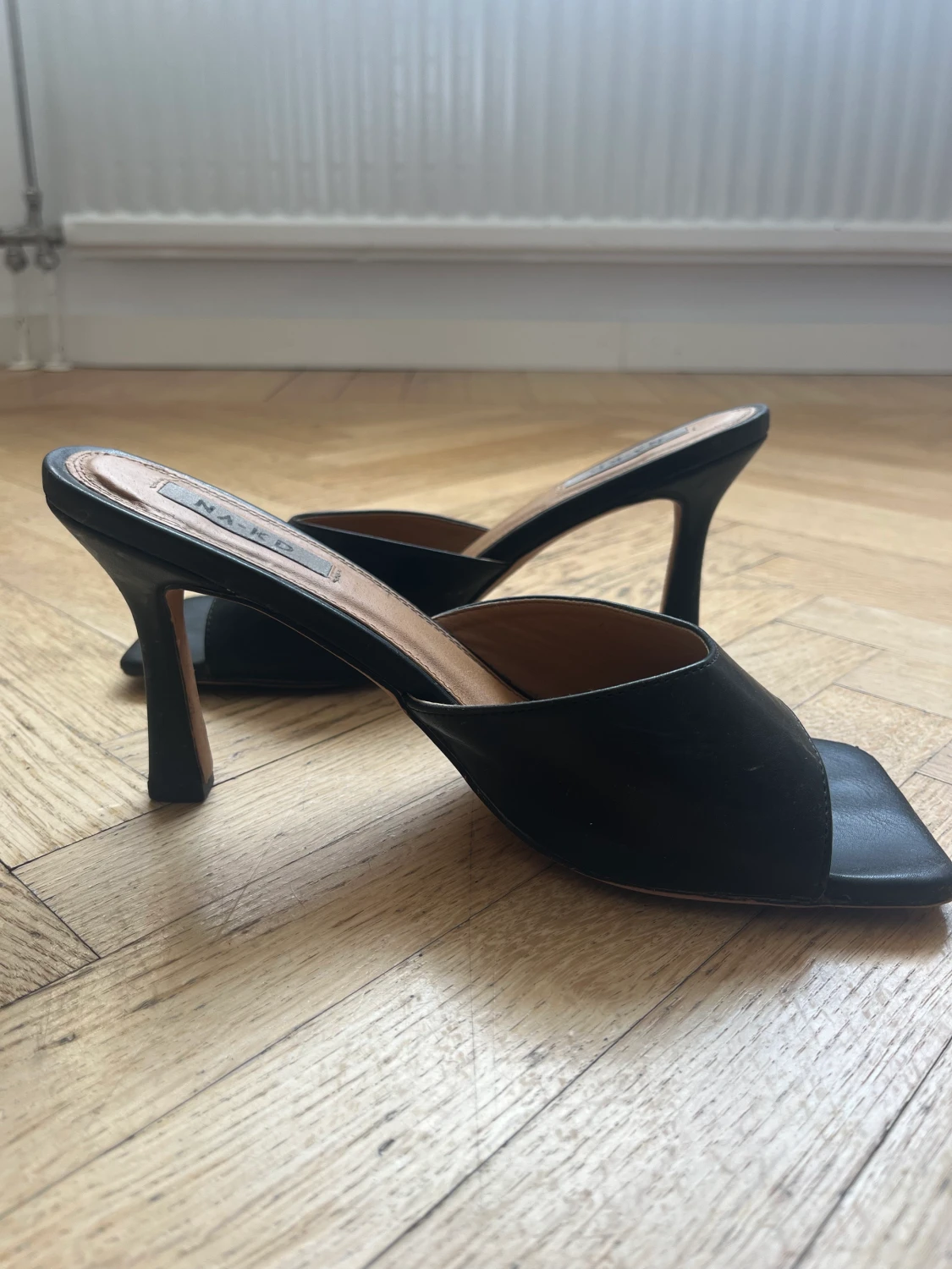 Svarta mules klackar  - 90