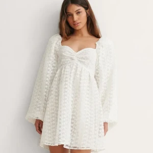 Vit klänning - Endast använd en gång Strl 36