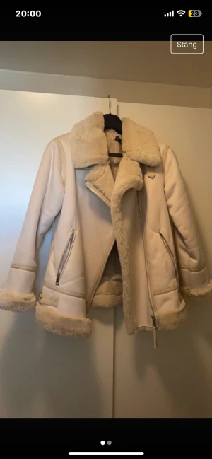 Kappa/ Jacka - Ny skick. Använt bara 1 gång. Skit snygg och skön.