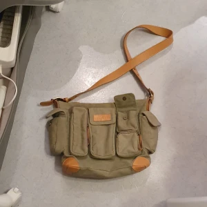 Y2k hanging väsla - T