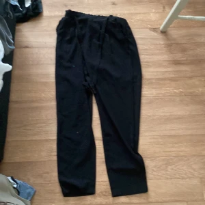 Ett par tuna byxor  - Ett par tuna byxor med fina fickor köparen står för frakten 💗