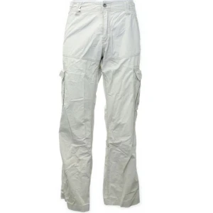 Cargobyxor - Beiga cargobyxor från S.Oliver i storlek 33/34, snygga som baggy & lågmidjade. 