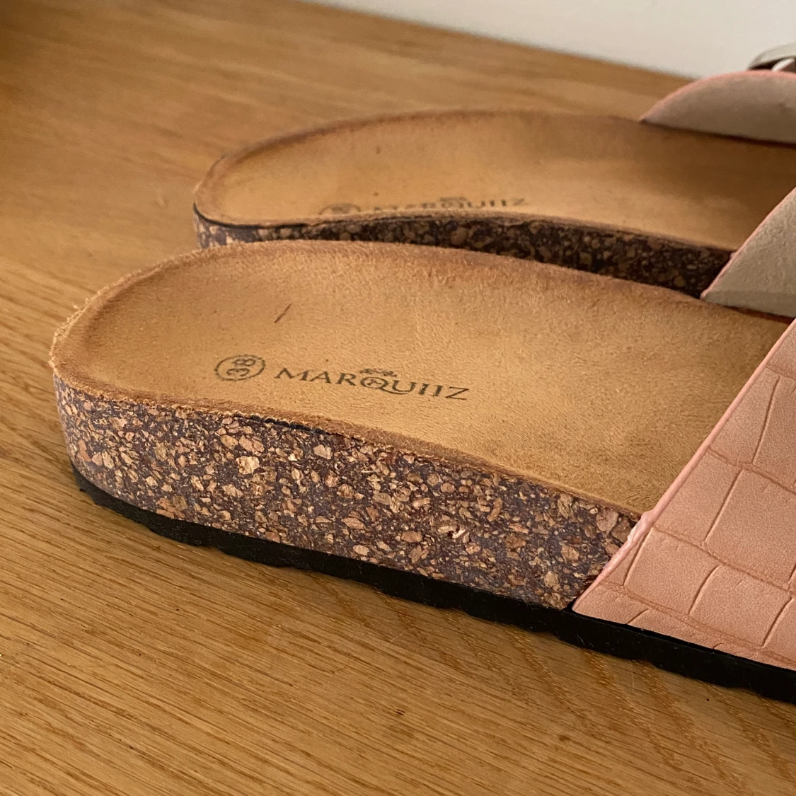 Beiga sandaler  - 90