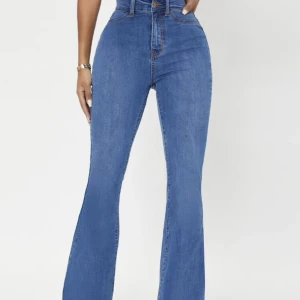 Jeans - Helt nya då jag råkar beställa 2 par Ny pris 300