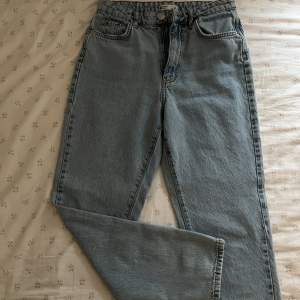 Mom jeans från GinaTricot, toppskick! 
