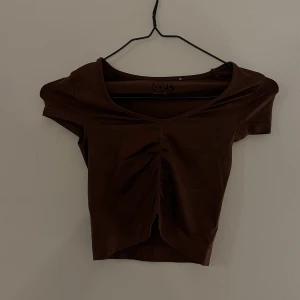 Vinröd t shirt - Xs