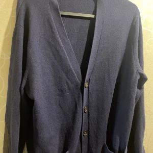 Ralph lauren kofta/cardigan - Storlek s. 100% merinoull. Riktigt bra skick och riktigt skön. 9/10.