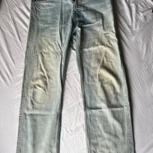 Weekday Jesns 31/32 - Säljer min jeans från Weekday. Dom är använda men ändå i bra skick