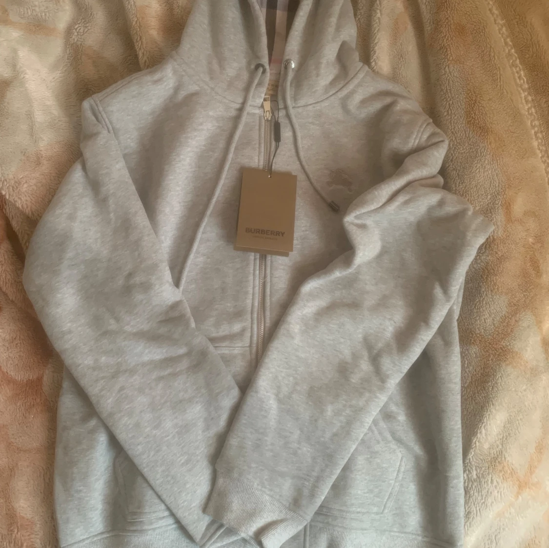 Grå hoodie från Burberry