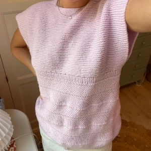 Så fin stickad topp - Öppen och ryggen och najs nu i höst