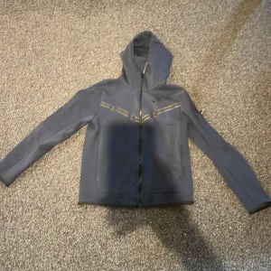 Nike tech fleece  - Storlek s  100% äkta  Tar byten  