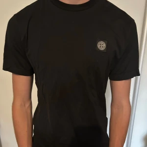 Stone island t-shirt💸 - Tja, säljer denna feta t-shortsen från Stone island! Kvitto finns. 