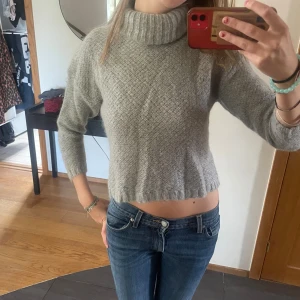Rodebjer stickad tröja - Säljer min mysiga mohair tröja från Rodebjer! Perfekt nu till hösten! ❤️