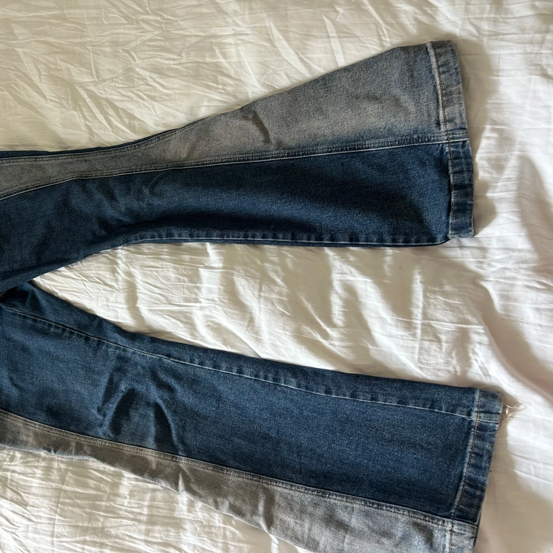 Weekday - utsvängda jeans  - 90