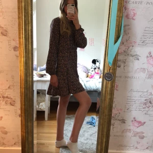 Fin klänning  - Fin klänning, som inte används längre, inga defekter.