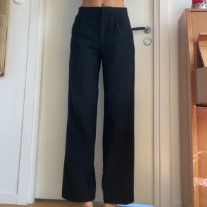 Snygga kostymbyxor - Gott skick, helt vanliga snygga kostymbyxor, säljer pga jag har tre par