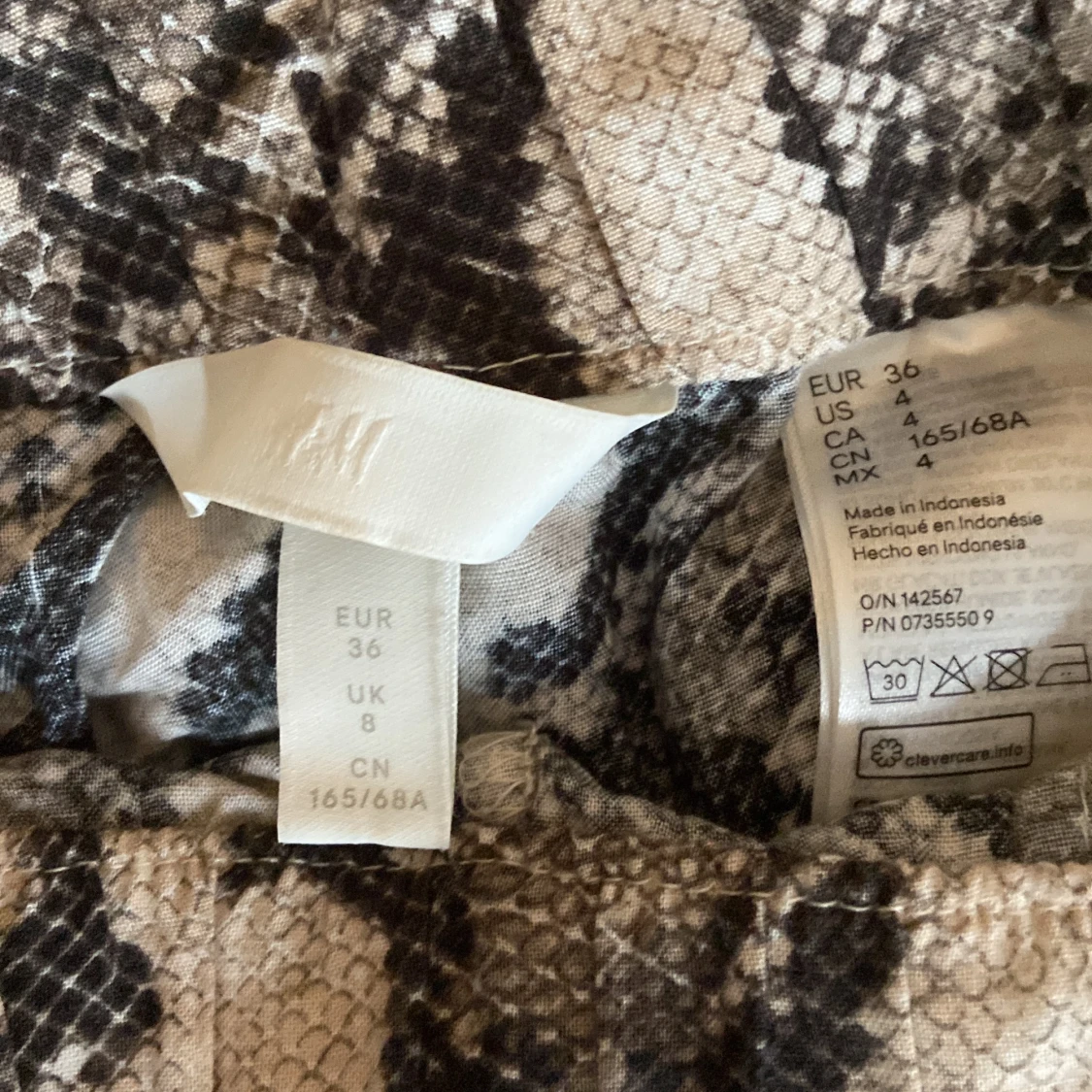 Ormmönstrade shorts - 91