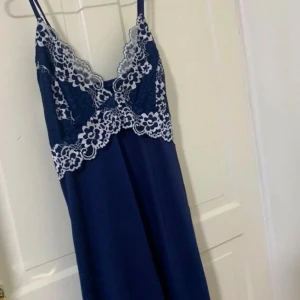 Intimissimi liknande klänning  - Aldrig använd , funkar som både klänning och nattlinne 