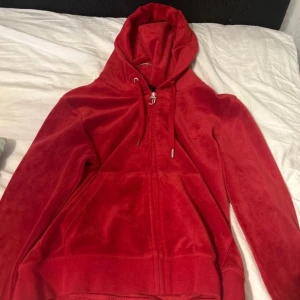 äkta juicy couture hoodie - använd ett tiotal gånger. storlek medium. 