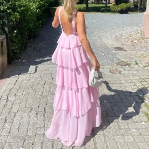 Vera Moda klänning - Jättesnygg klänning från Vera Moda, endast använd en gång! 