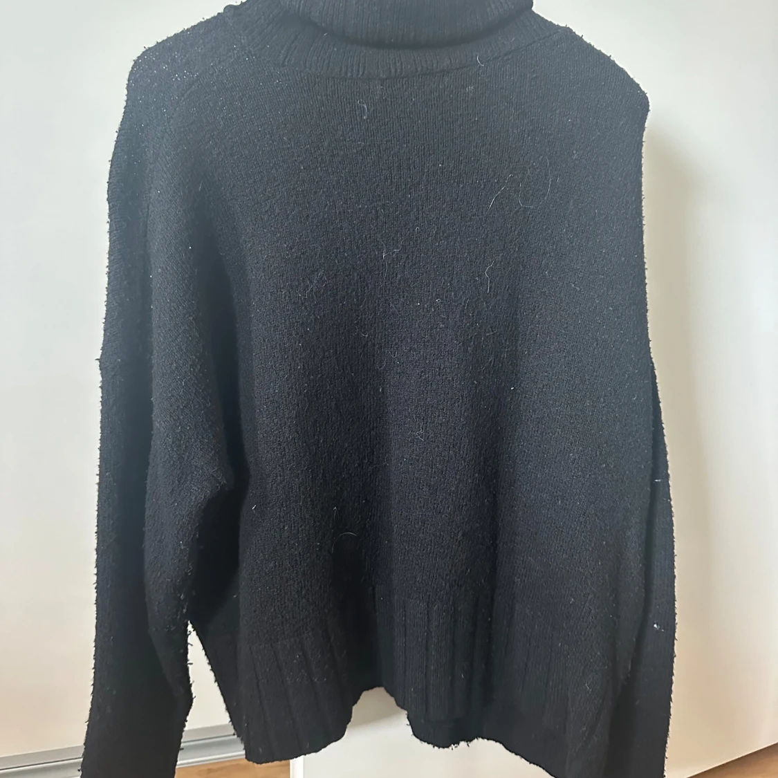 Svart stickadtröja från stradivarius  - 90