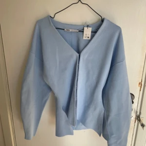 Zara set - Säljer detta blåa zara set som är helt nytt med prislapp kvar. 