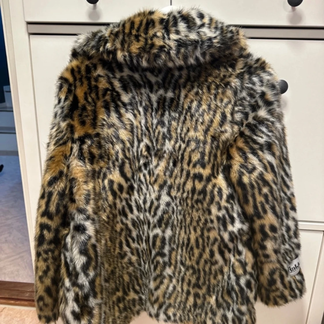 Leopardmönstrad pälsjacka från Jakke - 91