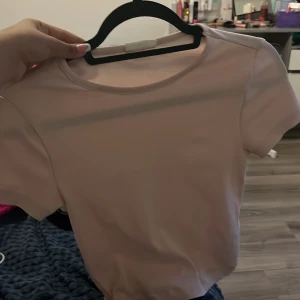 Gina tricot tröja rosa  - En rosa tröja från gintricot 