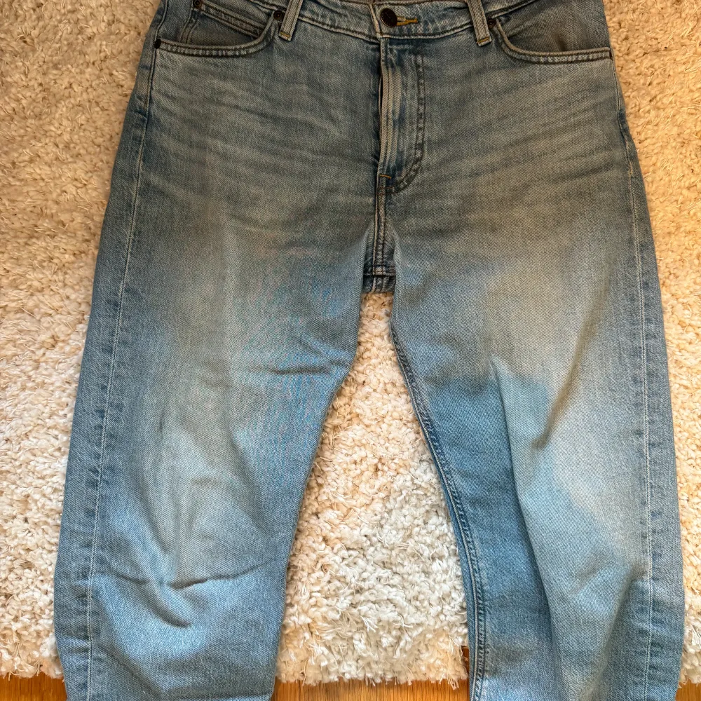 Fina jeans, knappt använda pga köpta för små. W 30, L 30. . Jeans & Byxor.