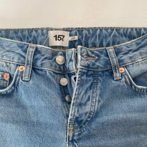 Low waist - Ljusblåa jeans från lager 157 i modellen ”Icon” aldirg använda  Skriv för fler bilder/funderingar