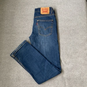 Levis 511  - Jeans Levis modell 511 Modell slim stl 12A 152cm Ställbar midja