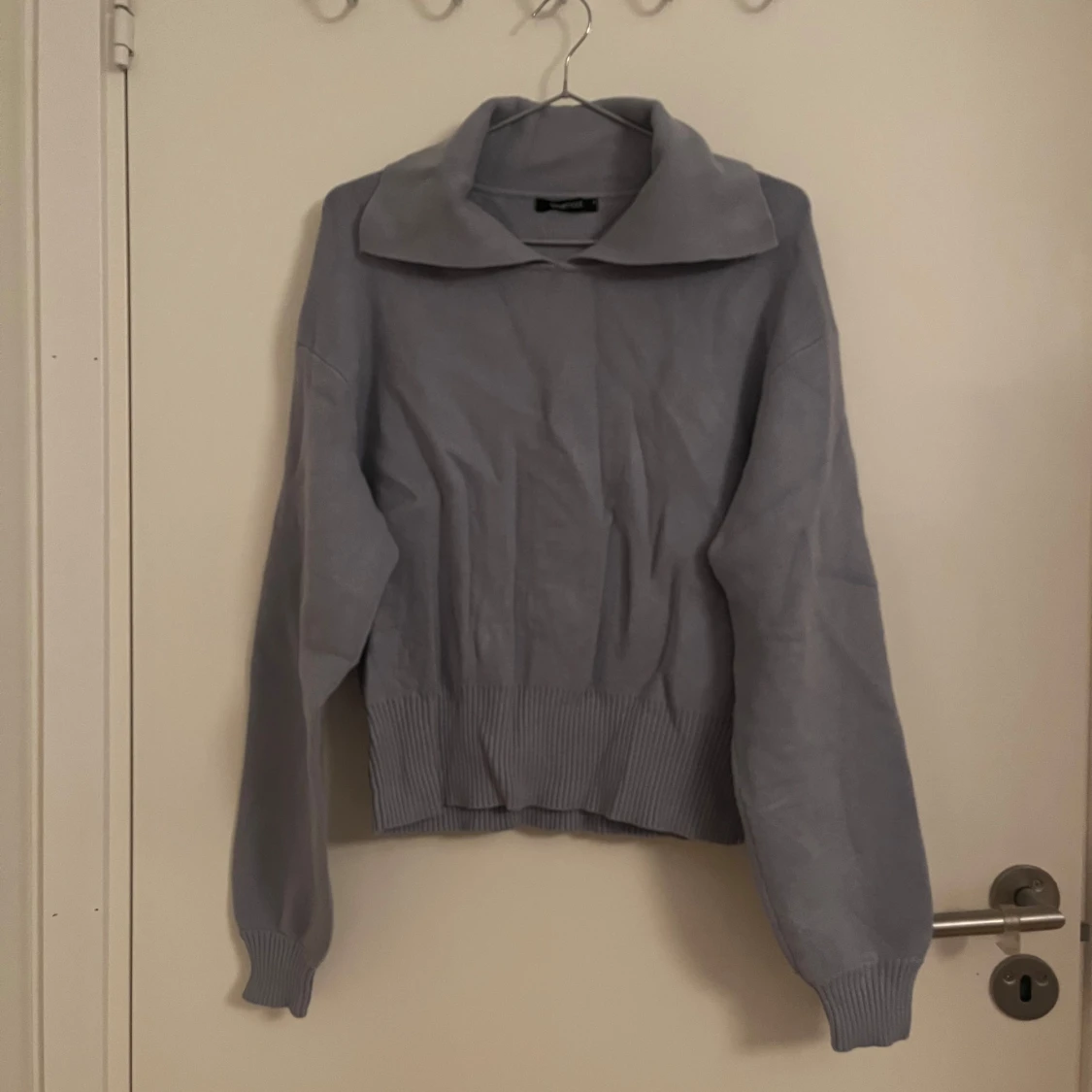 Blå tröja från Gina Tricot