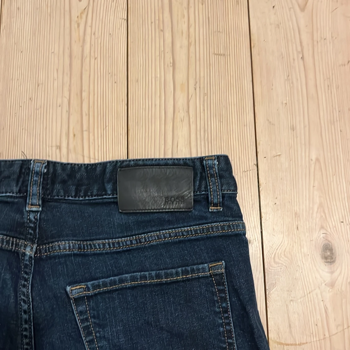 Mörkblå jeans från Hugo Boss - 93